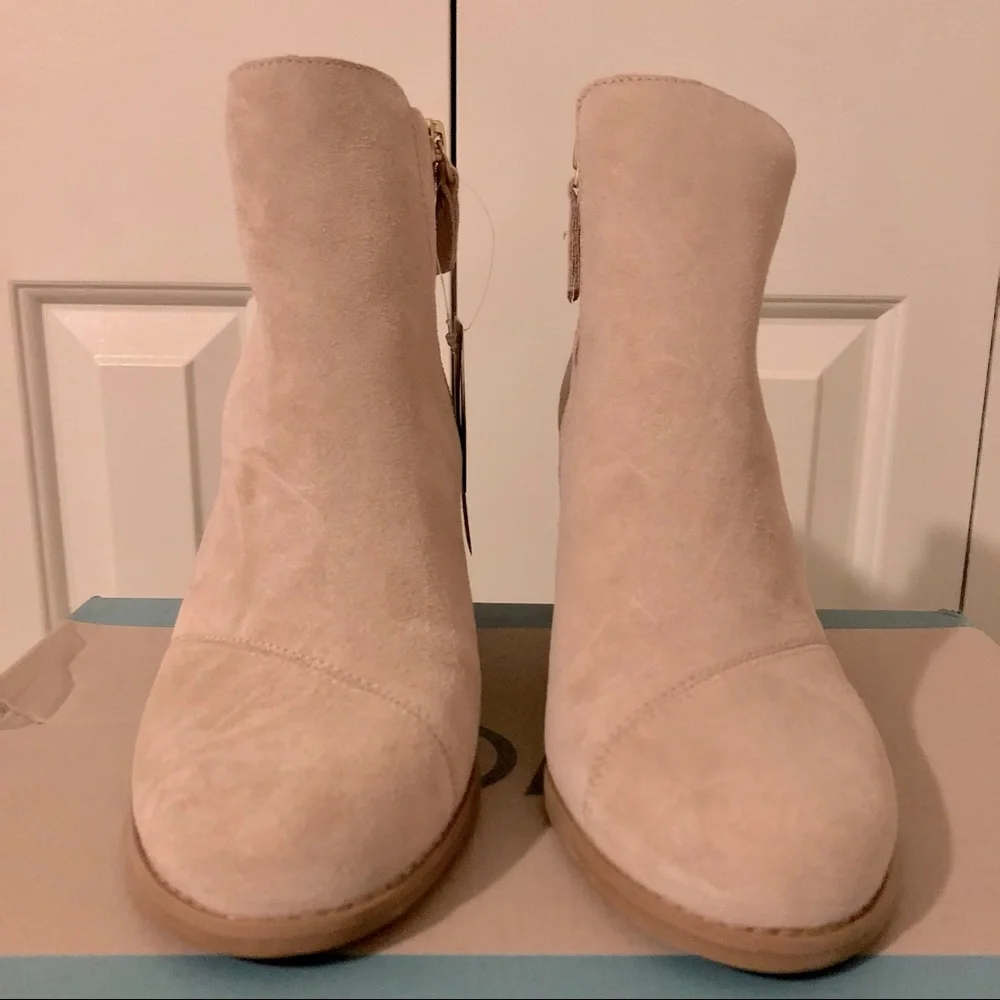 TOMS Suede Wedge Fall Bootie Taupe Beige Tan, Sizes 8 and 9 - Picture 7 of 7
